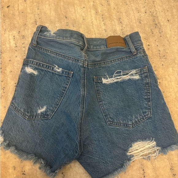 90s Boyfriend Shorts - Picture 2 of 5